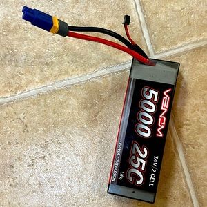 Venom 7.4V 5000mAh 2S 25C DRIVE Hardcase LiPo Battery: UNI 2.0 Plug